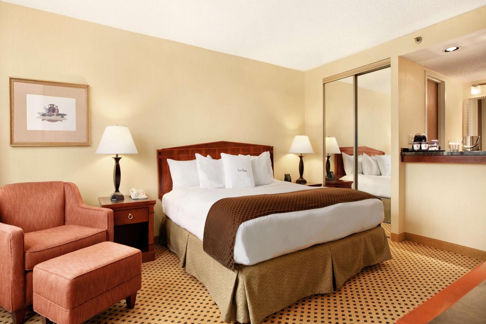 Doubletree By Hilton Hotel St. Louis - Chesterfield Exteriör bild