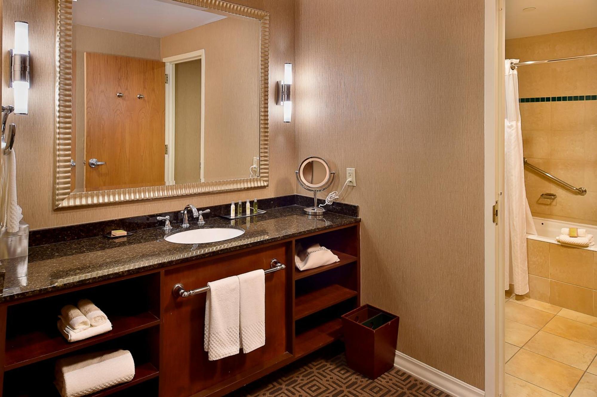 Doubletree By Hilton Hotel St. Louis - Chesterfield Exteriör bild